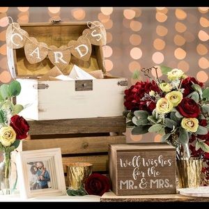 🎁‼️HOST PICK‼️🎁 Wooden Box for Cards